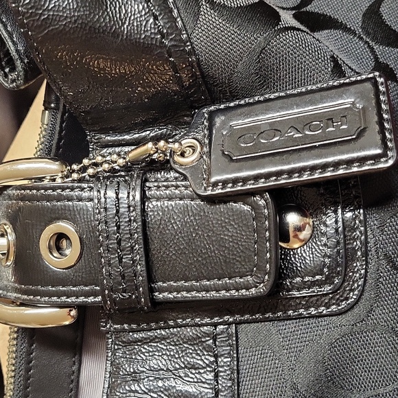 Coach Signature Satchel - Picture 4 of 16